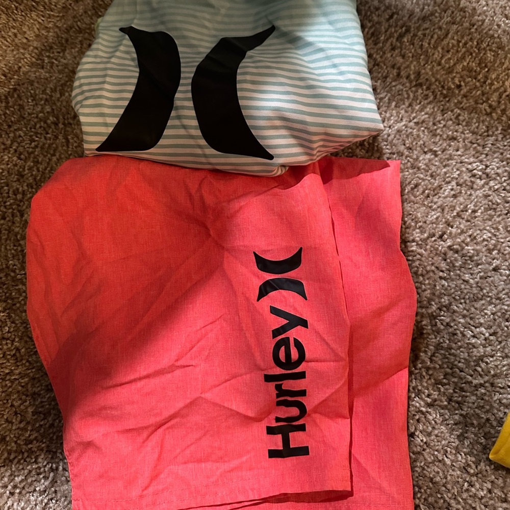 Lot of 2 size large Hurley bathing suits - like new condition!